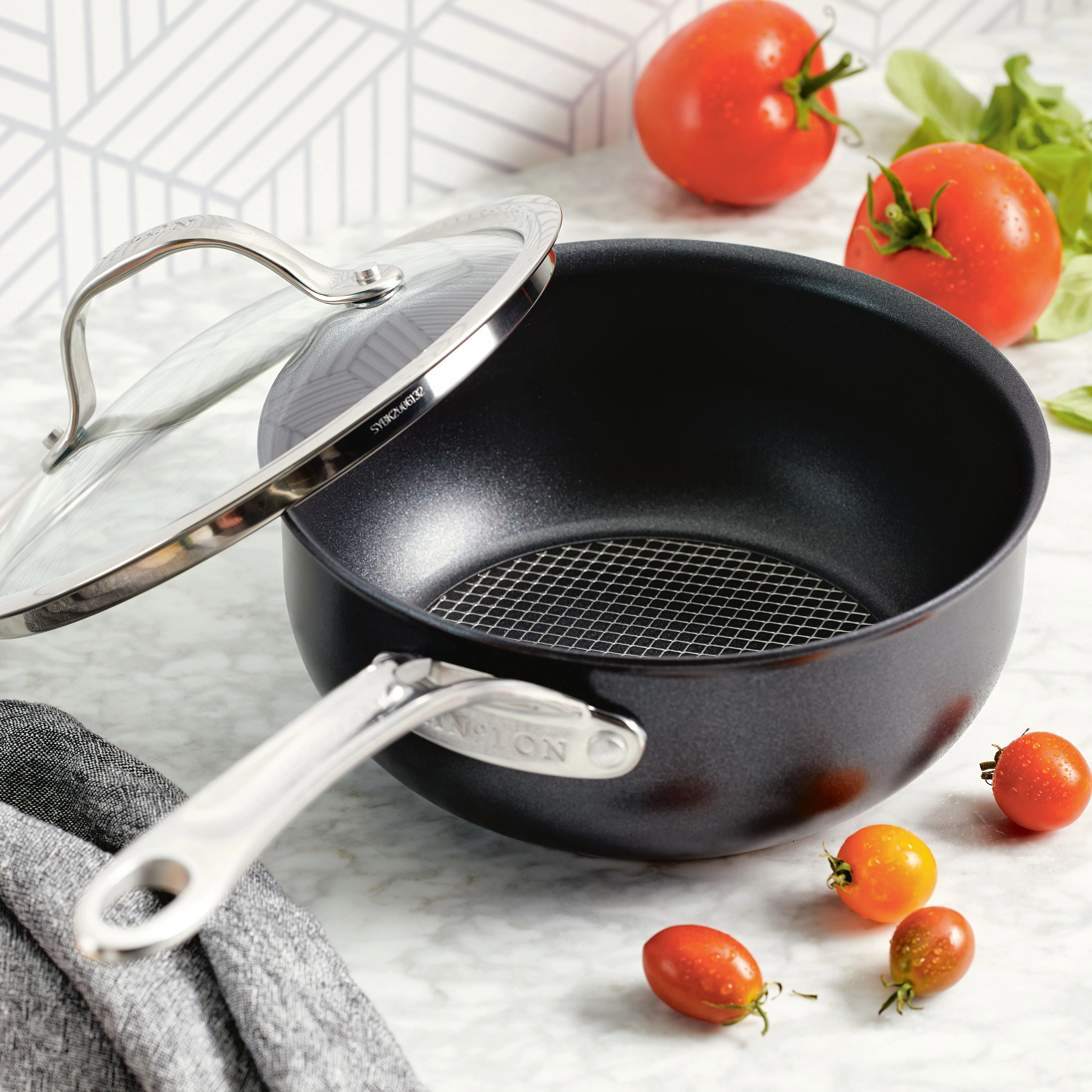 2.5-Quart Hybrid Nonstick Saucier Pan