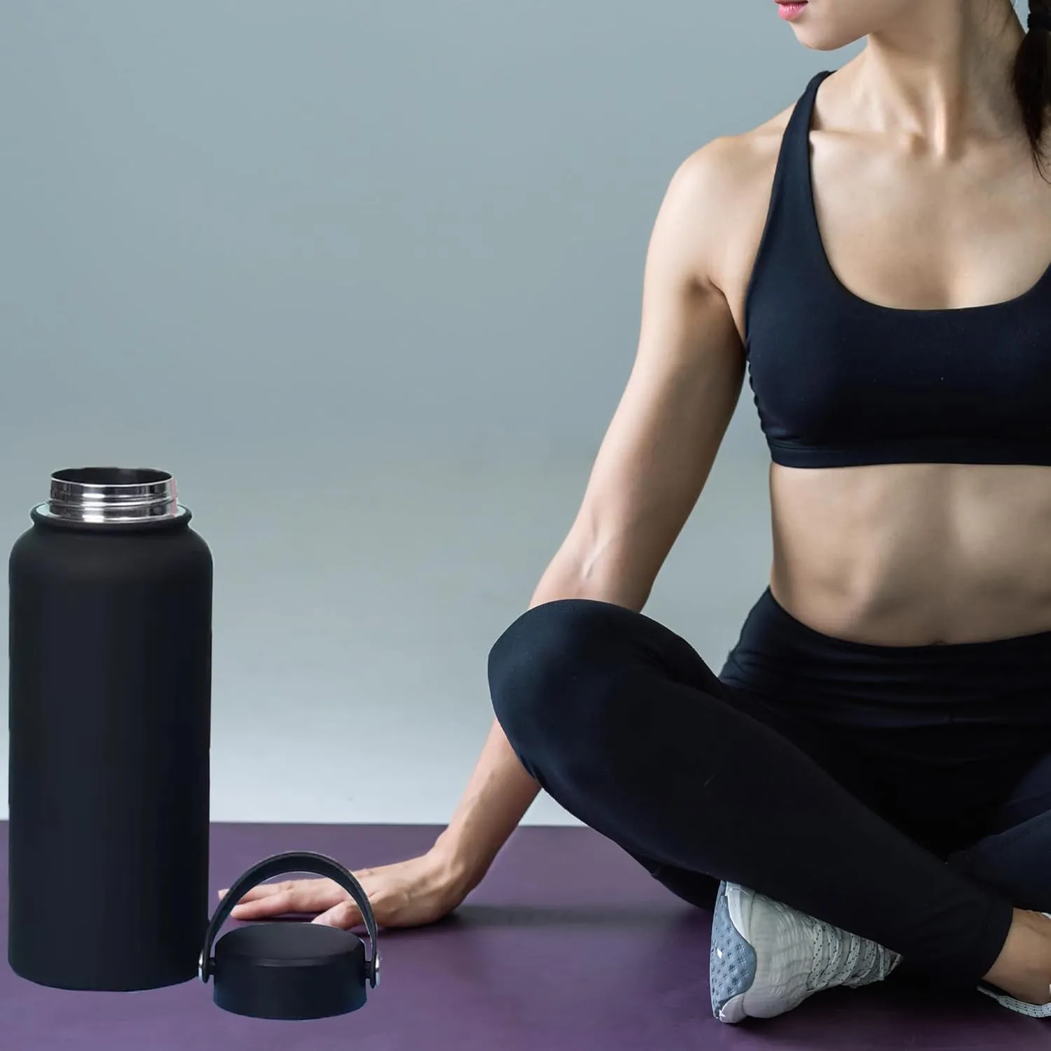Black 32 oz Insulated Water Bottle, Large Metal Stainless Steel Water Flask, Big Sports Travel Mens Water Bottle for Gym,Hiking,1 liters Leakproof Insulated Thermal Bottle with 2 Lids