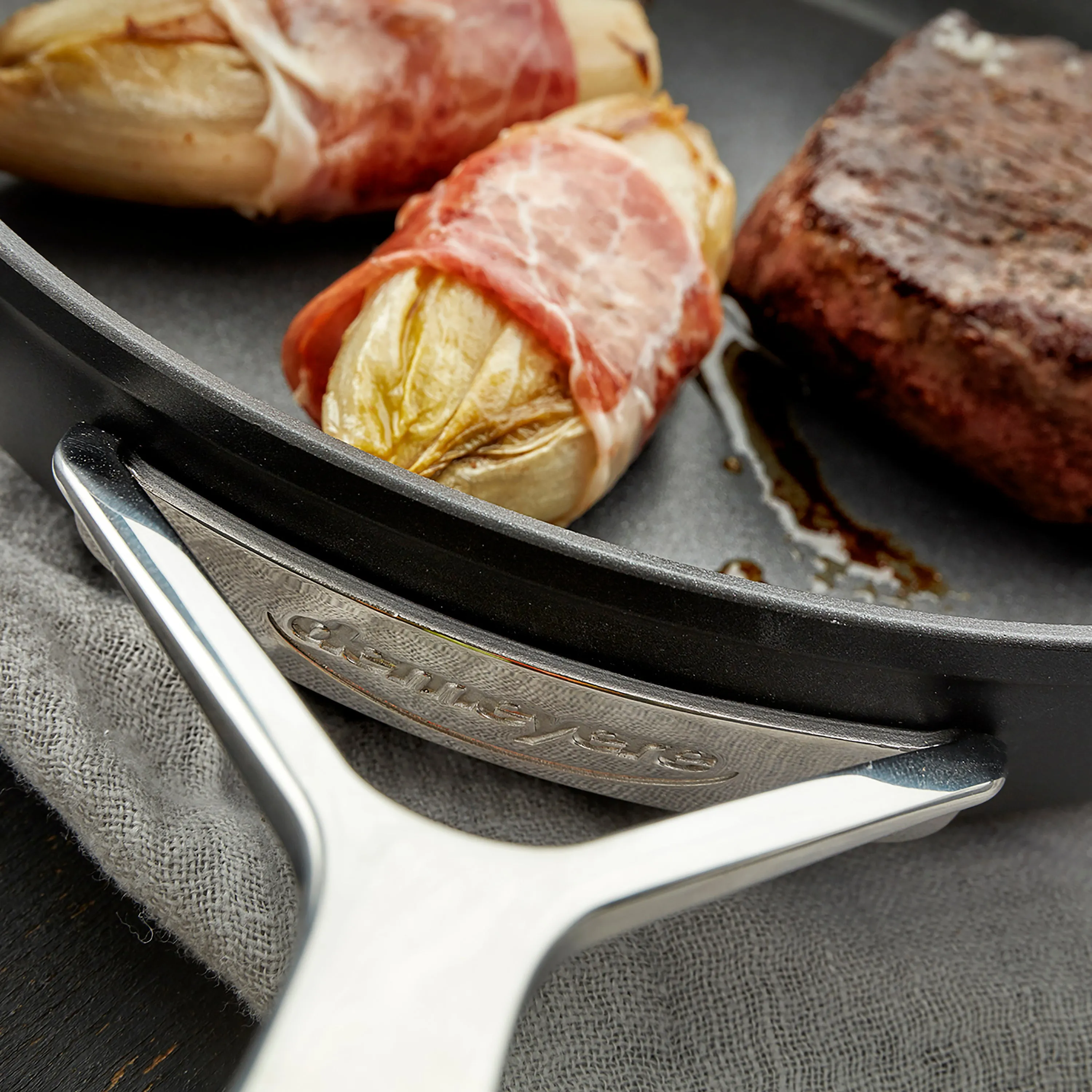 Demeyere AluPro 8" Nonstick Fry Pan