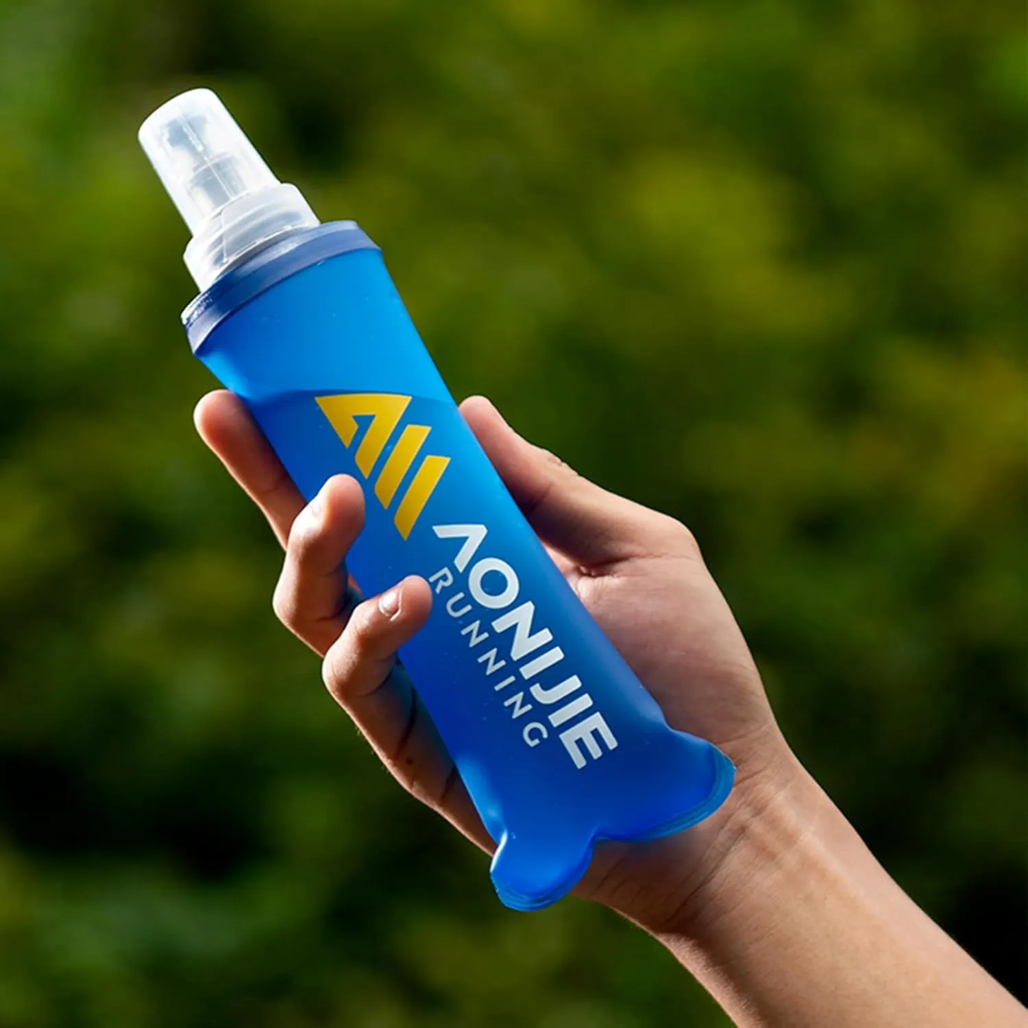 Hydration Soft Flasks Water Bottle Folding Collapsible Vests and Running Packs with Easy Open Cap Ski Resort Use (500ML with straw)