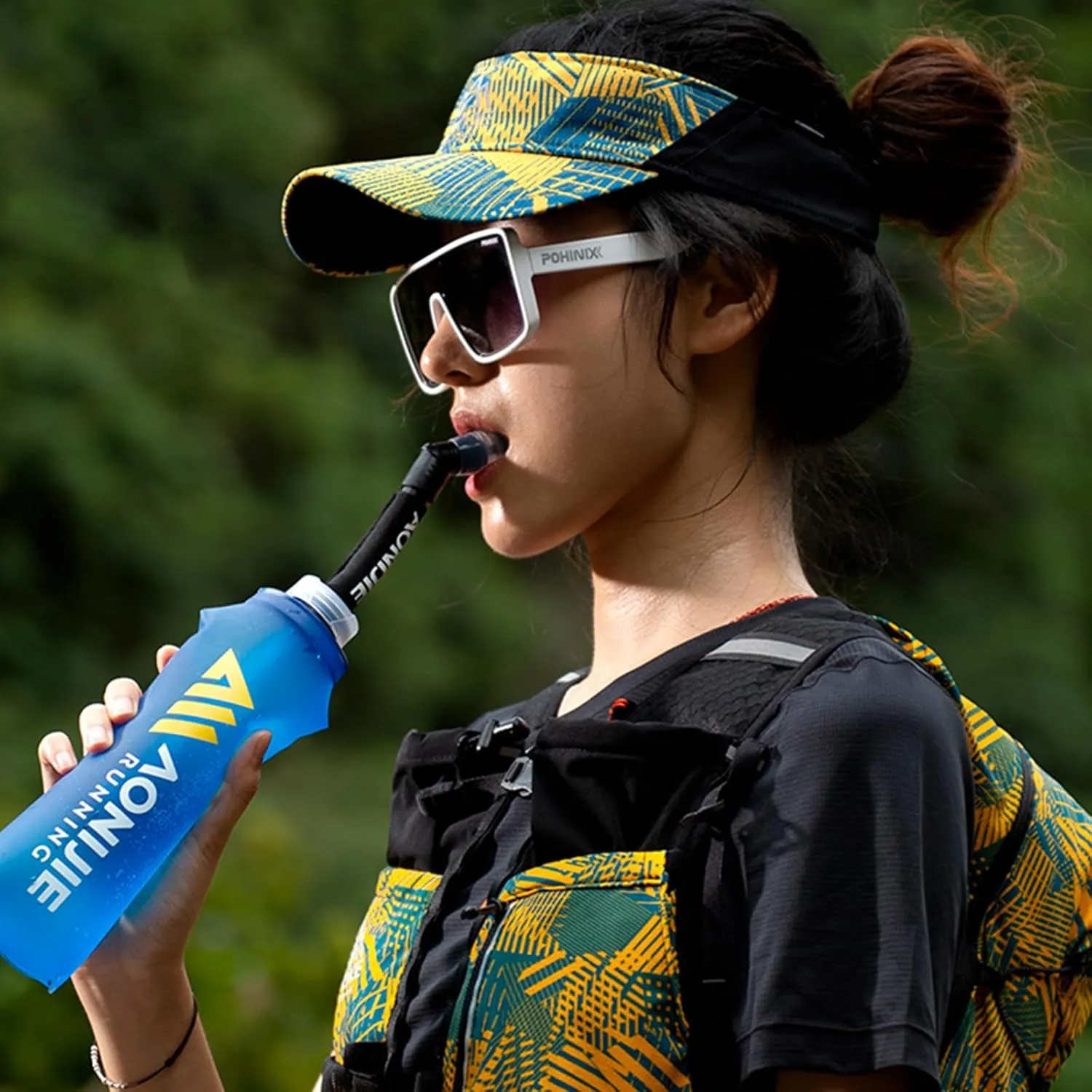 Hydration Soft Flasks Water Bottle Folding Collapsible Vests and Running Packs with Easy Open Cap Ski Resort Use (500ML with straw)