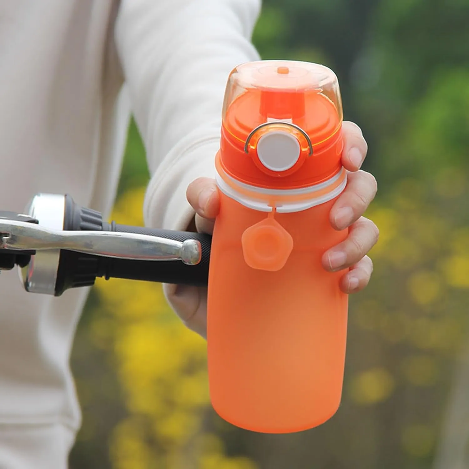 Silicone Foldable Water Bottle Cup Portable Sport Water Bottle Leakproof BPA Free Travel Water Bottles Gym Travel Camping Hiking Sport Outdoor Indoor Sport Travel Telescopic Cup(Blue,Large)