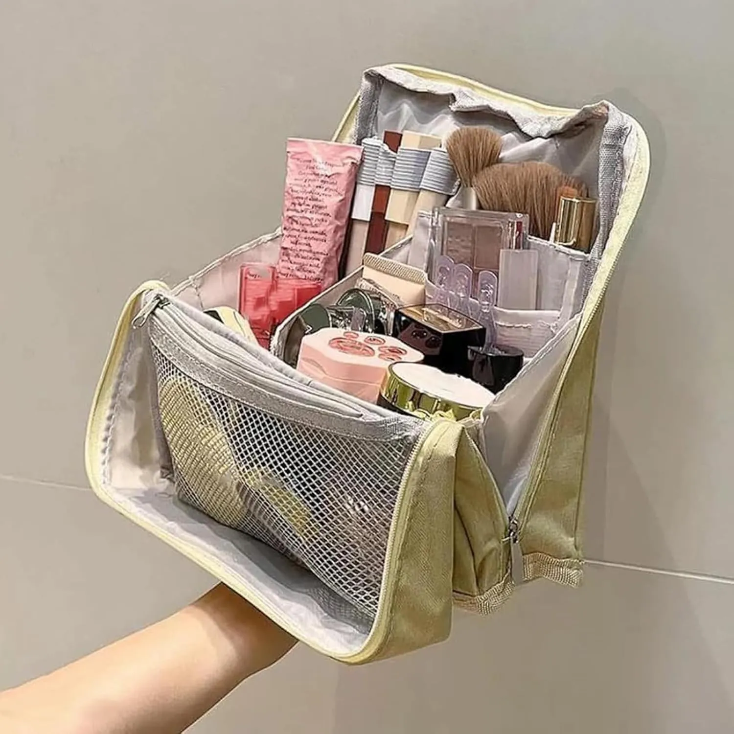 Standing Makeup Bag Portable, Large Capacity, Doresty Makeup Bag, Waterproof Multipurpose Stand up Toiletry Bags Stationery Organizer, Toiletry Bags with Compartments for Traveling (Gray)