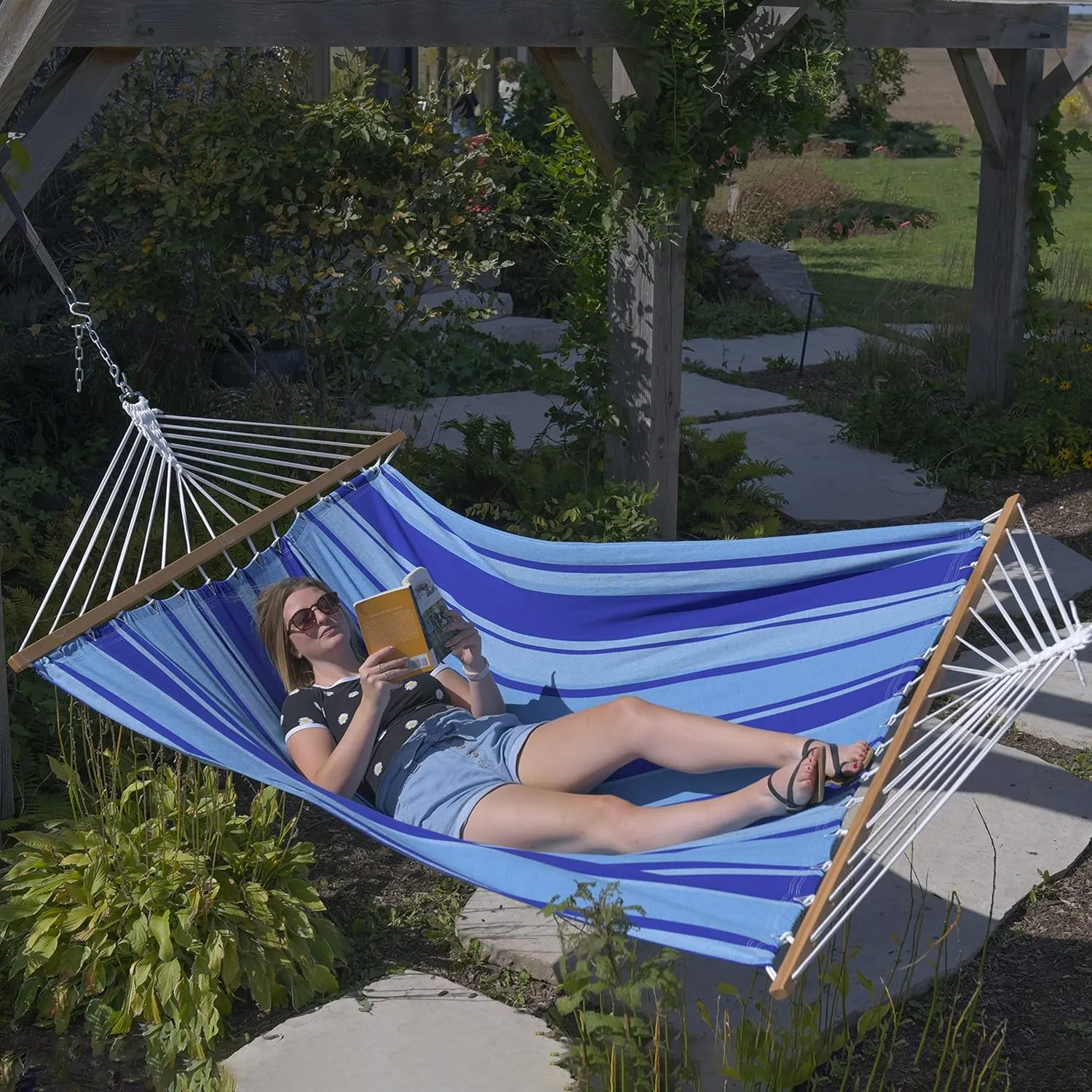 Vivere Double Soft Cotton Hammock with Durable Polyester Ropes - 450 lb Capacity